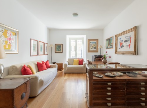 Piazza del Popolo Refined Apartment