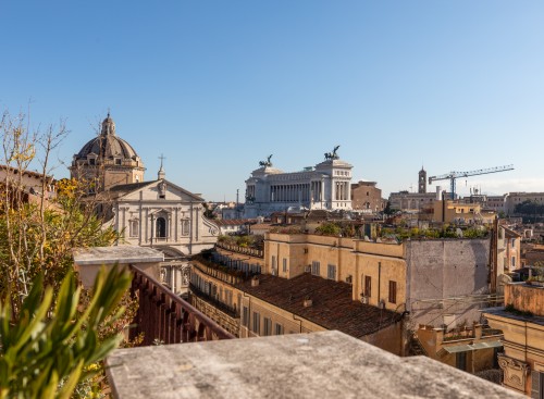 Penthouse Overlooking Rome